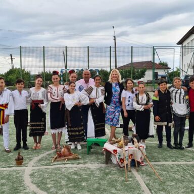 poza copii traditii popa r si dumulescu d